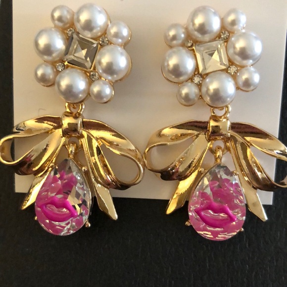 Betsey Johnson Faux Pearl Cluster & Gold Bow Crystal Drop Earrings Pink Lip NWT - Picture 8 of 13